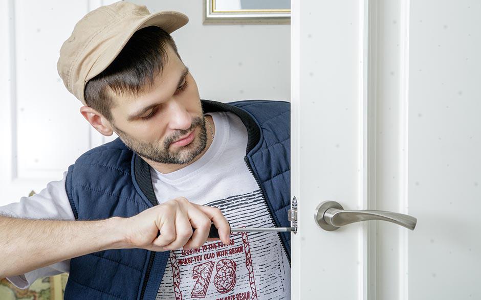 serrurier pour ouverture de porte coincée Arcueil